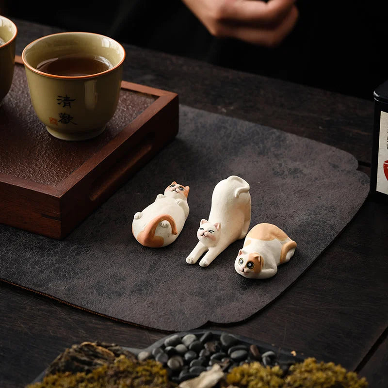 Hand-painted Cat Trio Tea Pets detail photo 3 for gongfu tea pet